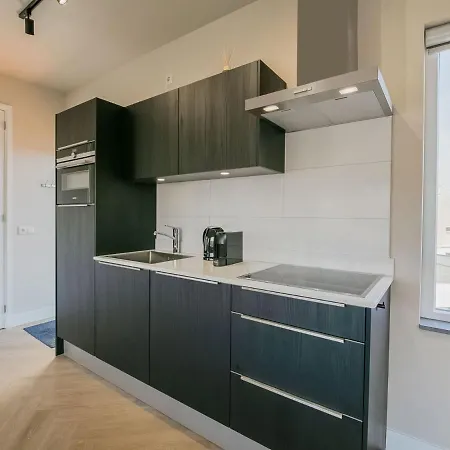 Flat With Sea View And Parking Apartment *