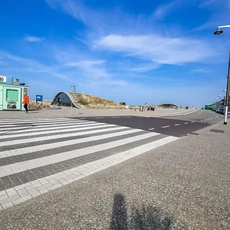 Flat With Sea View And Parking Apartment *