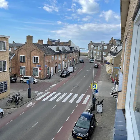 Flat With Sea View And Parking Apartment *